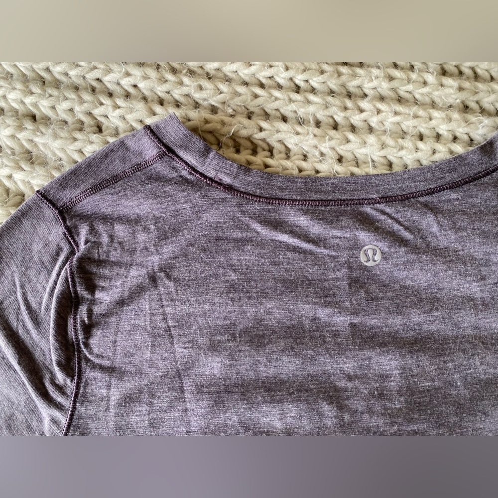 lululemon cropped tshirt